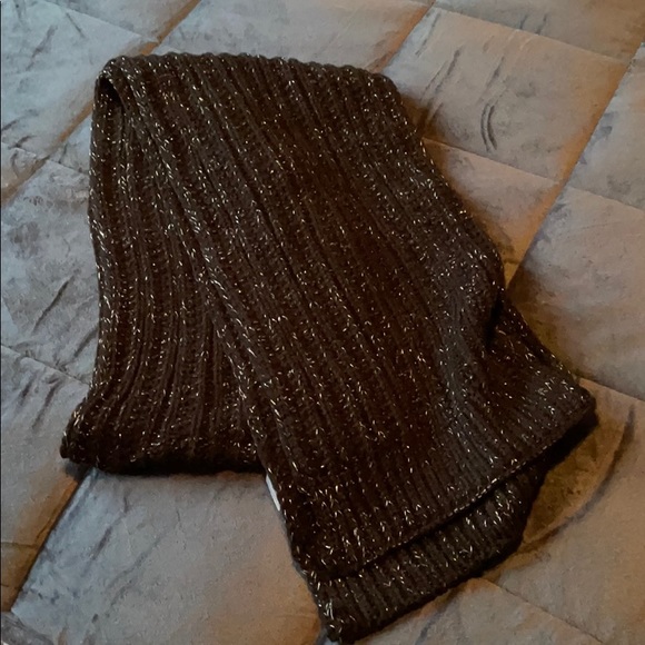 Black Winter Scarf with silver glitter - Picture 3 of 4